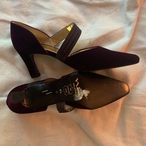 Nina velvet plum pumps